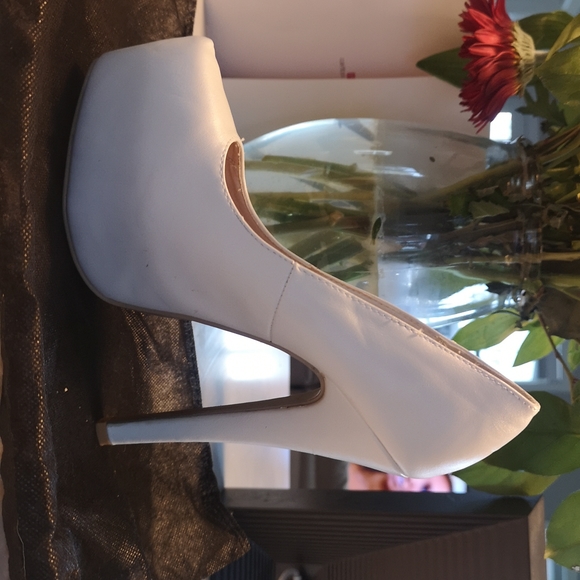 Pumps - Picture 7 of 7